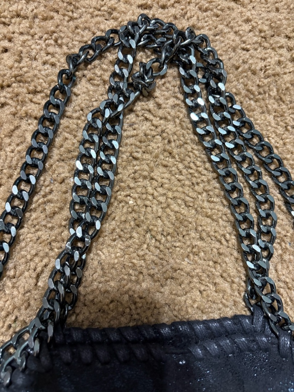 Snails 🐌 Metallic Black Snails Tote Bag with Lead-Tone Chain Detail - Picture 9 of 14